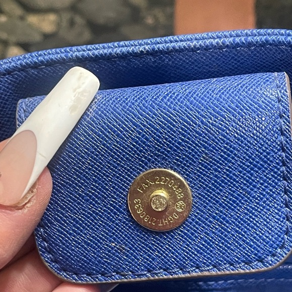 Liz Claiborne large Royal Blue Shoulder Bag with Textured Leather luxury tote​​ - Picture 9 of 10